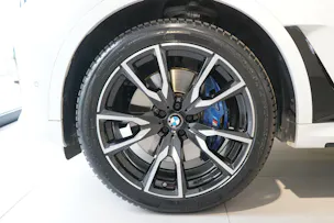 BMW X7 G07 40d xDrive SAG
