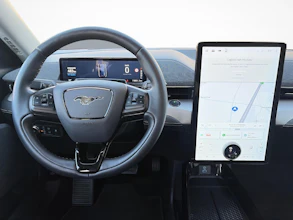 https://vehicle.imgix.net/4463953/81b0d857-6dc0-4285-a282-e4faf605b819.jpg