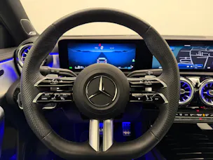 MERCEDES-BENZ A-Klasse W177 A 250 AMG Line 4m