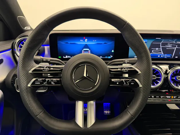MERCEDES-BENZ A-Klasse W177 A 250 AMG Line 4m
