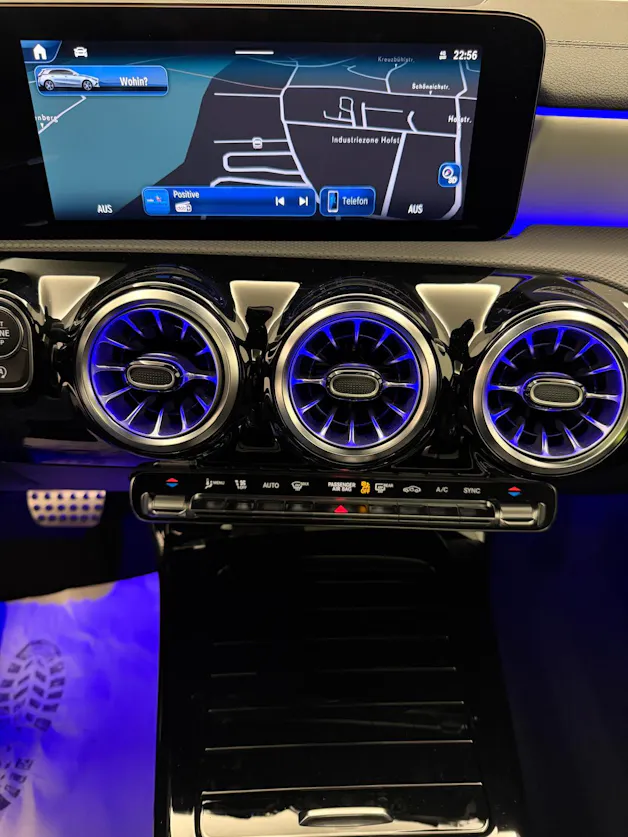 MERCEDES-BENZ A-Klasse W177 A 250 AMG Line 4m