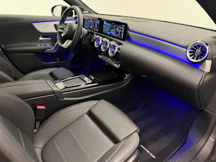 MERCEDES-BENZ A-Klasse W177 A 250 AMG Line 4m