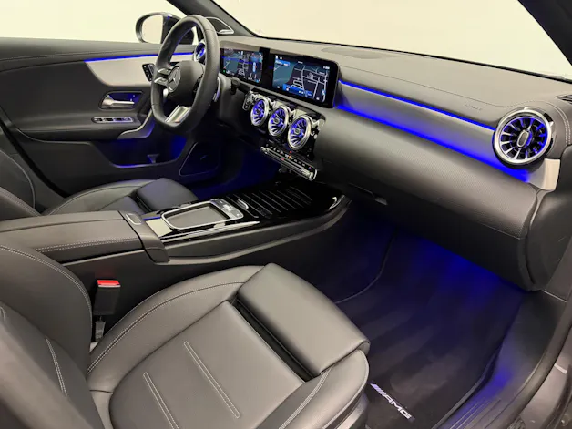 MERCEDES-BENZ A-Klasse W177 A 250 AMG Line 4m
