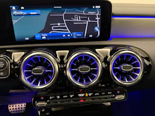 MERCEDES-BENZ A-Klasse W177 A 250 AMG Line 4m