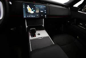 Fahrzeugbild LAND ROVER Range Rover 4.4 V8 SV LWB