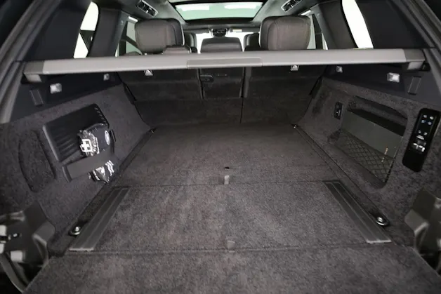 Land Rover Range Rover 4.4 V8 SV LWB