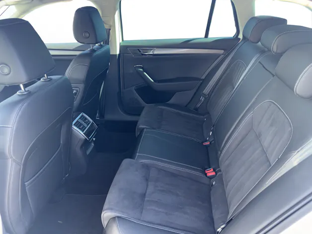 SKODA Superb Combi 2.0 TDI 200 Style 4x4 DSG