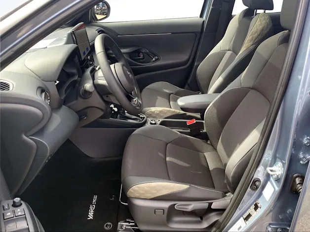 Toyota Yaris Cross 1.5 VVT-i HSD Premium AWD-i