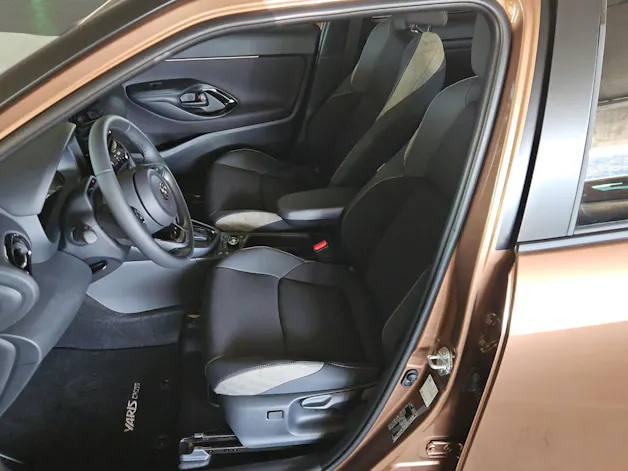 Toyota Yaris Cross 1.5 VVT-i HSD Premium AWD-i