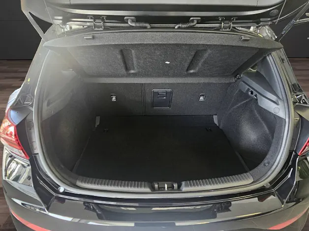 HYUNDAI i30 1.5 T-GDi Amplia