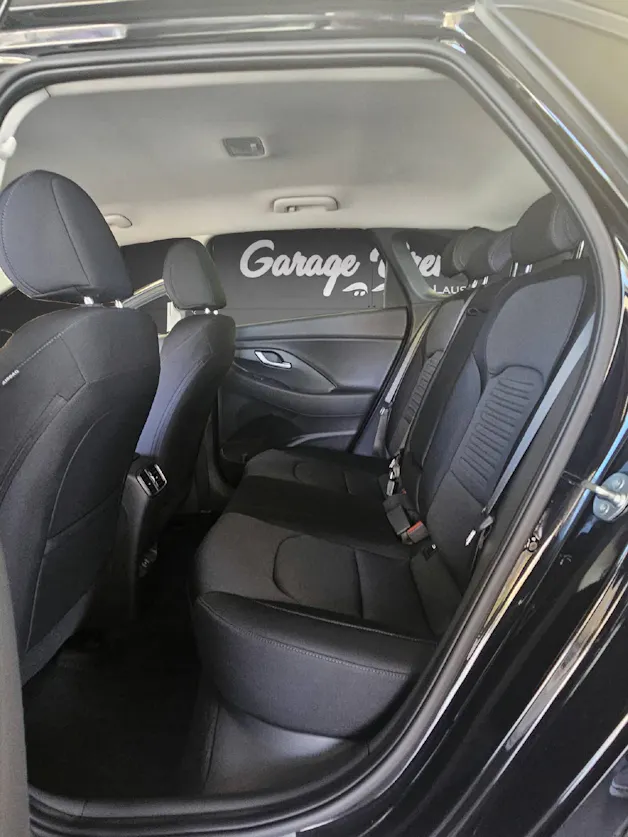 HYUNDAI i30 1.5 T-GDi Amplia