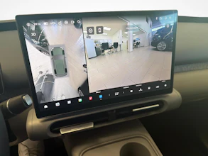 https://vehicle.imgix.net/4464351/3f1d5371-dda8-4680-93d1-cf25f69d2408.jpg