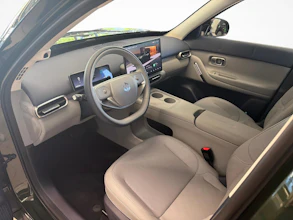 https://vehicle.imgix.net/4464351/97ec6769-5b8f-4336-8f47-764e9a684831.jpg