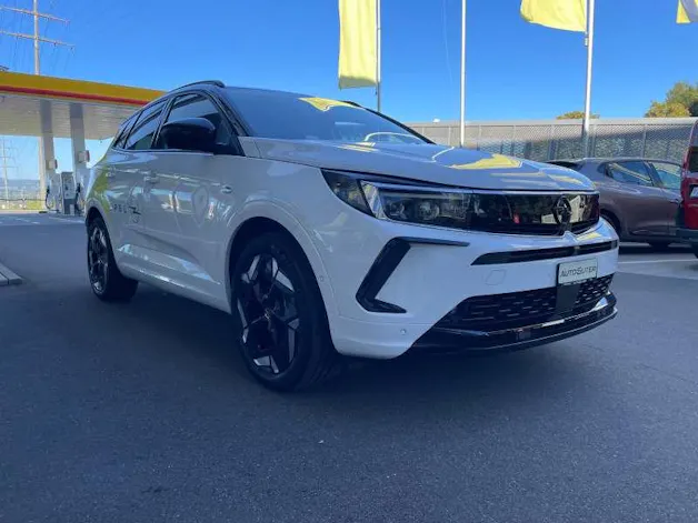 OPEL Grandland 1.6 T PHEV GSE
