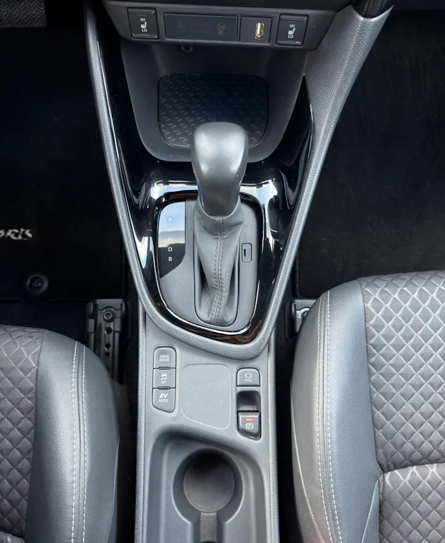 Toyota Yaris 1.5 VVT-i HSD Pop