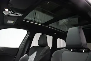 BMW X1 U11 23i xDrive paddles