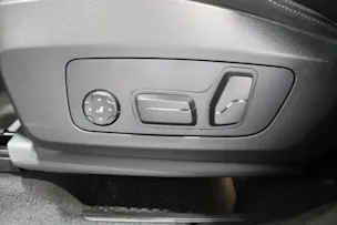 BMW X1 U11 23i xDrive paddles