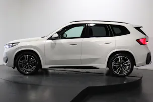 BMW X1 U11 23i xDrive paddles