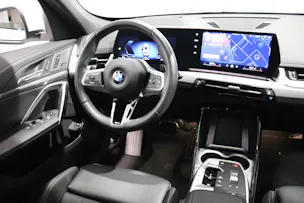 BMW X1 U11 23i xDrive paddles