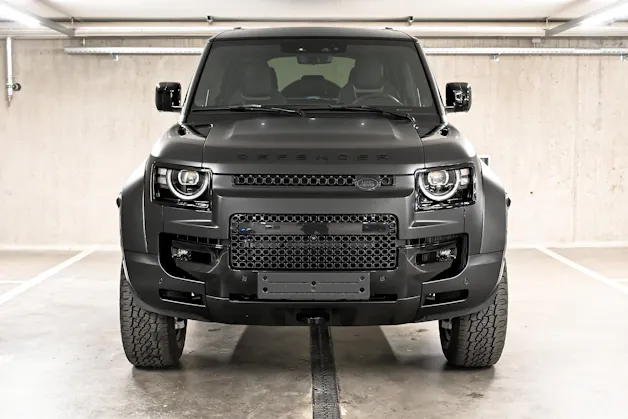 Land Rover Defender 110 4.4 V8 Octa Black