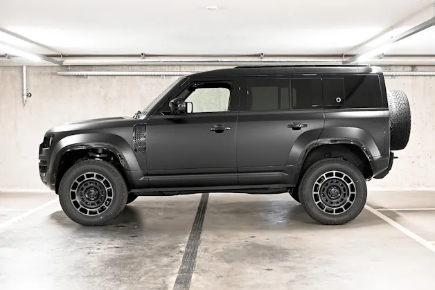 Land Rover Defender 110 4.4 V8 Octa Black