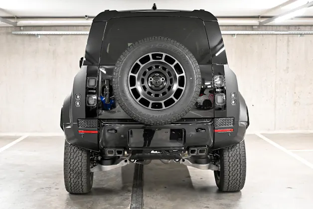 Land Rover Defender 110 4.4 V8 Octa Black