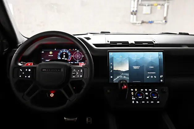 Land Rover Defender 110 4.4 V8 Octa Black