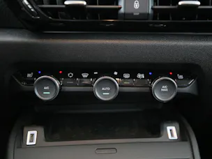 CITROEN Citroën C4 1.2 Hybrid Max