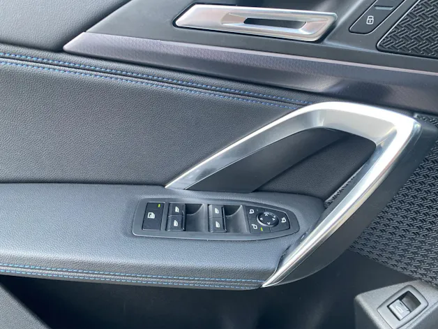 BMW X1 23i xDrive paddles
