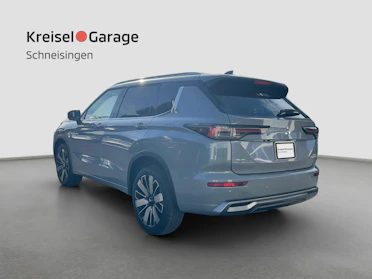 MITSUBISHI OUTLANDER 4