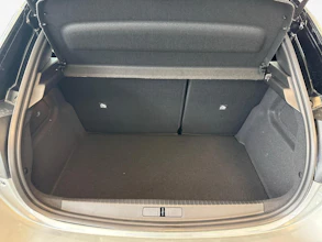 https://vehicle.imgix.net/4465180/962b2a03-f6e7-469a-b9f0-ad93314ee4b5.jpg