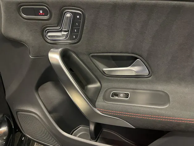 MERCEDES-BENZ CLA-Klasse C118 CLA 200 AMG Line