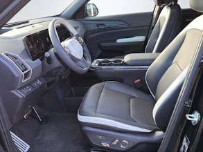 https://vehicle.imgix.net/4465244/ac2a7177-1679-414a-856c-36faa21c416a.jpg