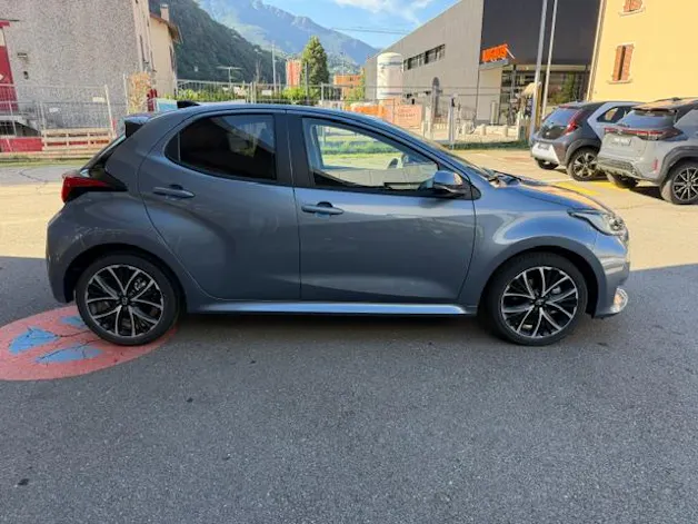 Toyota Yaris 1.5 VVT-i HSD Trend