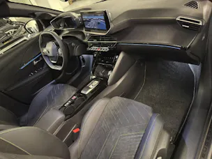 PEUGEOT 208 1.2 Hybrid 145 GT Exclusive