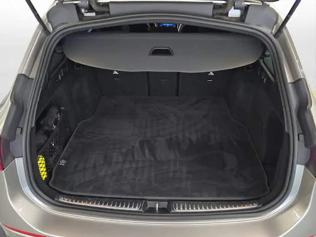 MERCEDES-BENZ C 220 d  AMG Line 4Matic Swiss Star T-Modell