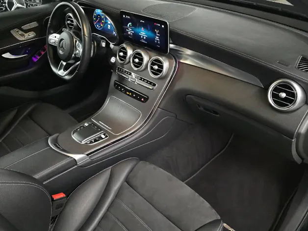 MERCEDES-BENZ GLC 300 e AMG Line 4Matic