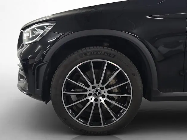 MERCEDES-BENZ GLC 300 e AMG Line 4Matic