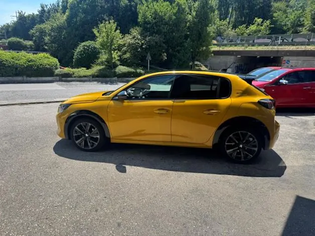 PEUGEOT 208 1.2 PureTech 100 GT