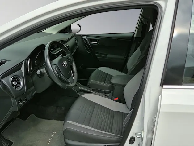 Toyota Auris 1.8 HSD Trend