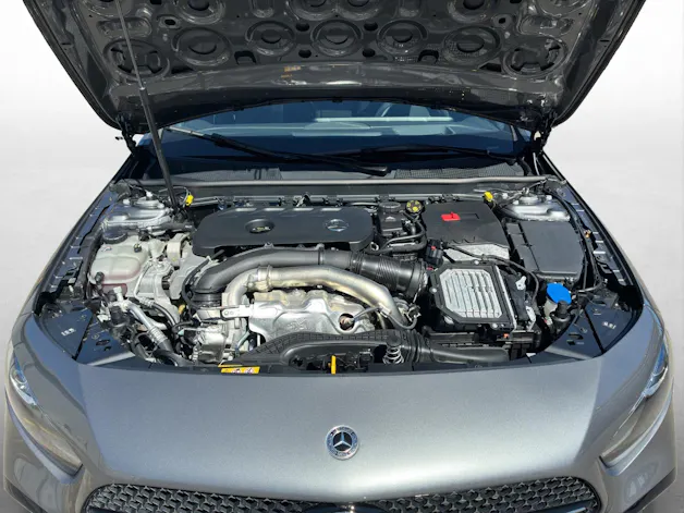 MERCEDES-BENZ A 250 AMG Line 4Matic
