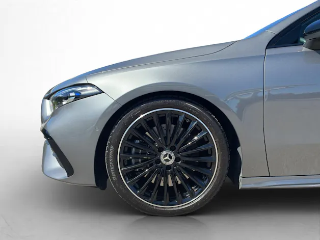 MERCEDES-BENZ A 250 AMG Line 4Matic