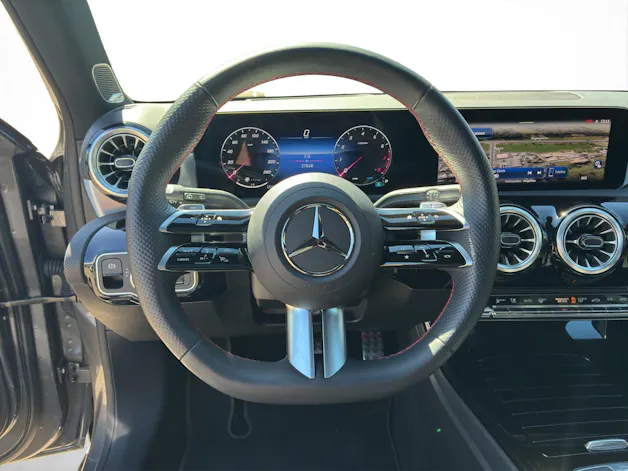 MERCEDES-BENZ A 250 AMG Line 4Matic