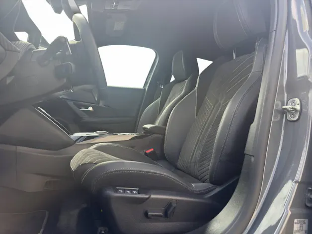 PEUGEOT 2008 1.2 Hybrid 145 GT