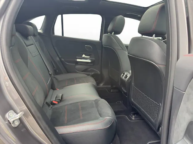 MERCEDES-BENZ EQA 350 AMG Line 4Matic