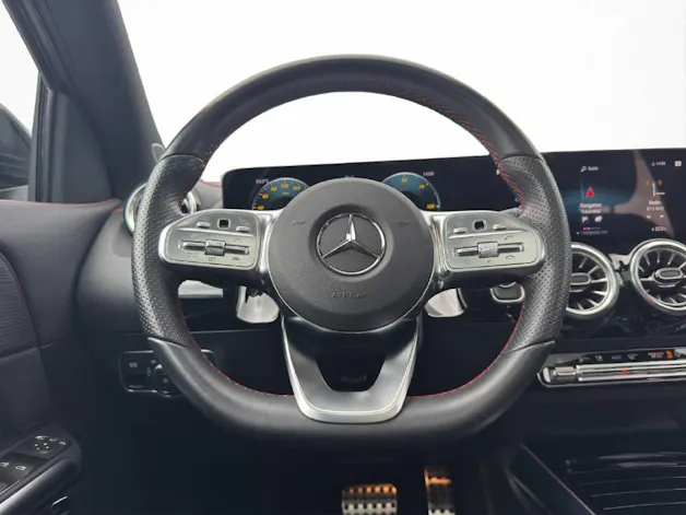 MERCEDES-BENZ EQA 350 AMG Line 4Matic