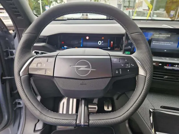 OPEL Grandland-e Ultimate AWD