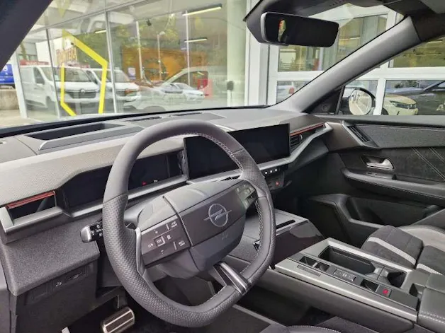 OPEL Grandland-e Ultimate AWD