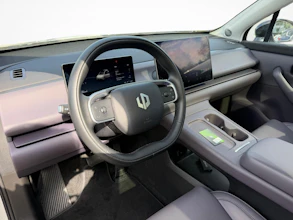 https://vehicle.imgix.net/4465523/ca54b990-11a5-43da-86b4-1150ec8ccb4f.jpg