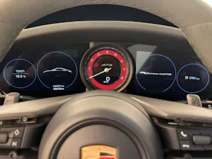 PORSCHE 911 Carrera 4 GTS